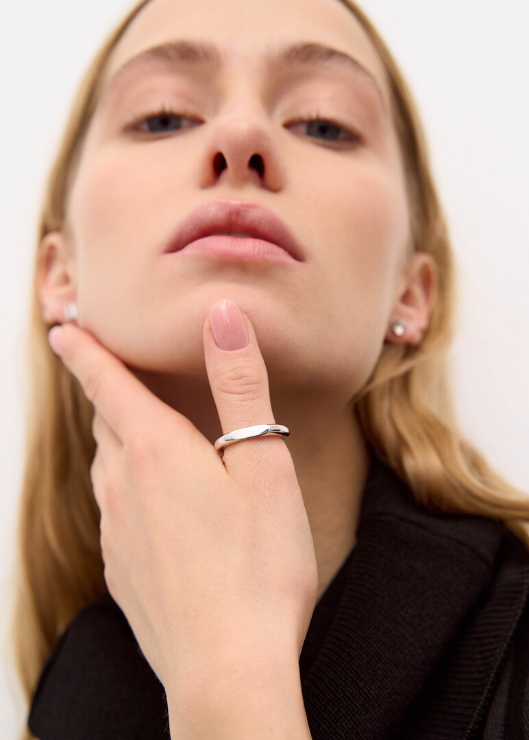 silver ring with section