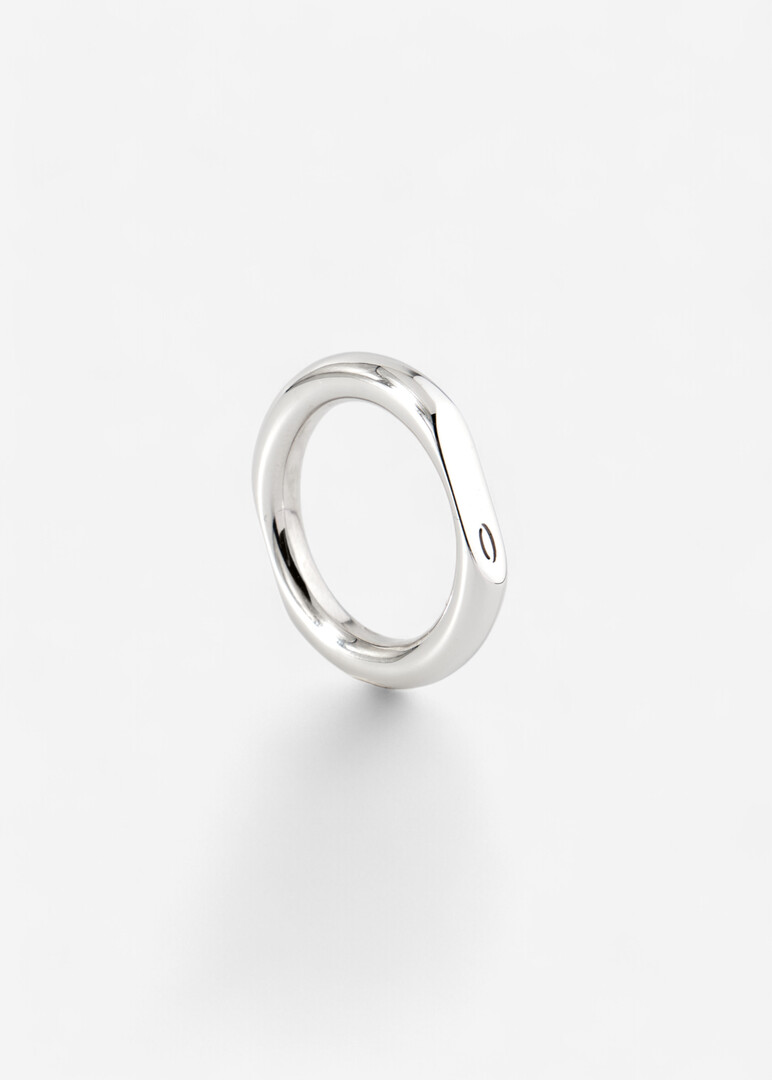 silver ring with section