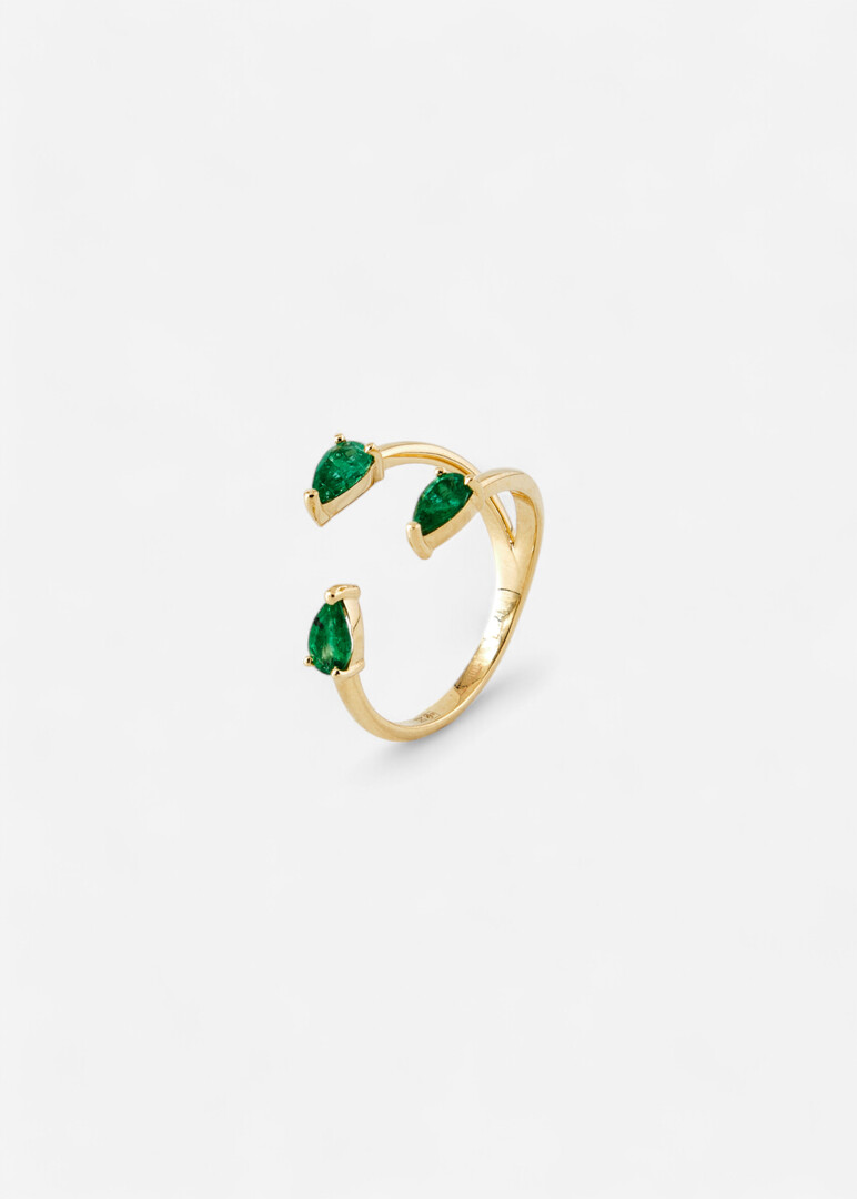 Gold ring with emeralds