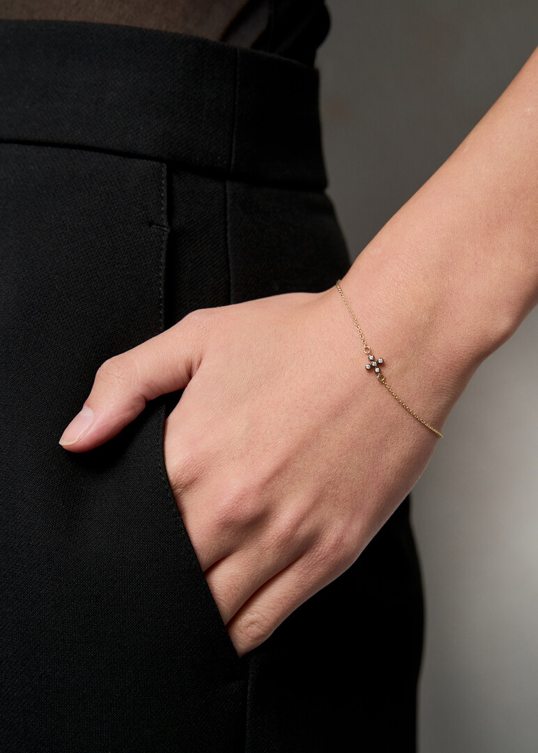 Gold and diamond bracelet