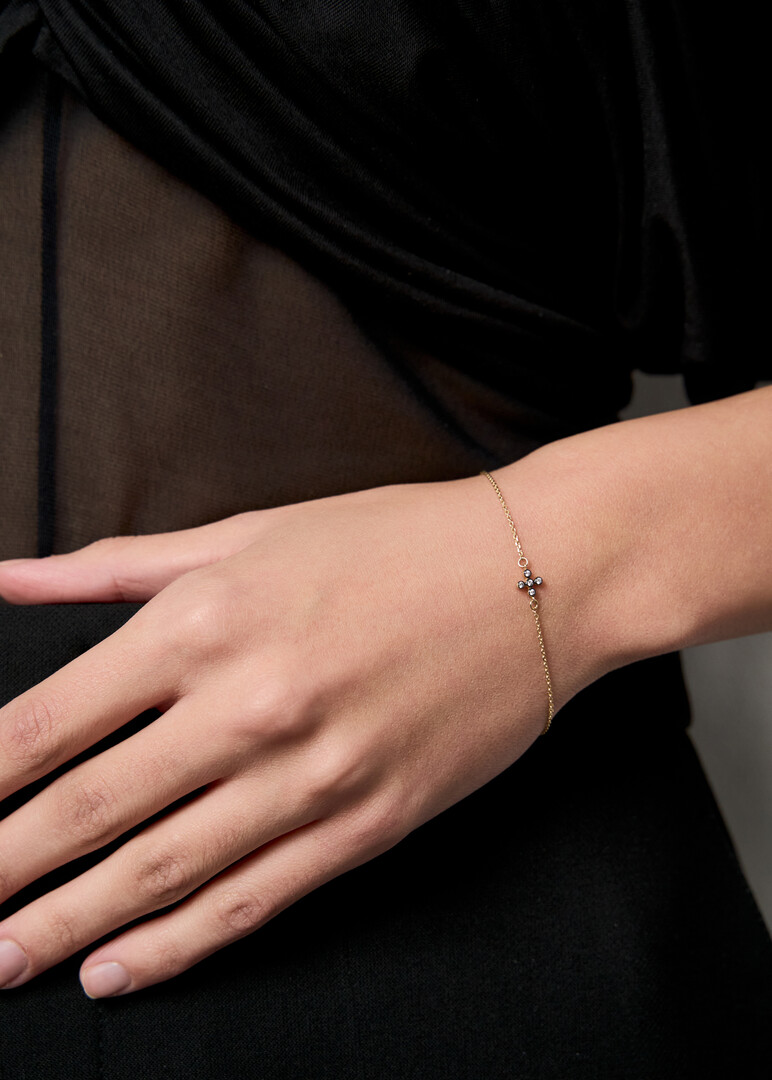 Gold and diamond bracelet