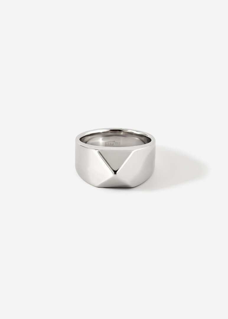 silver ring with stud