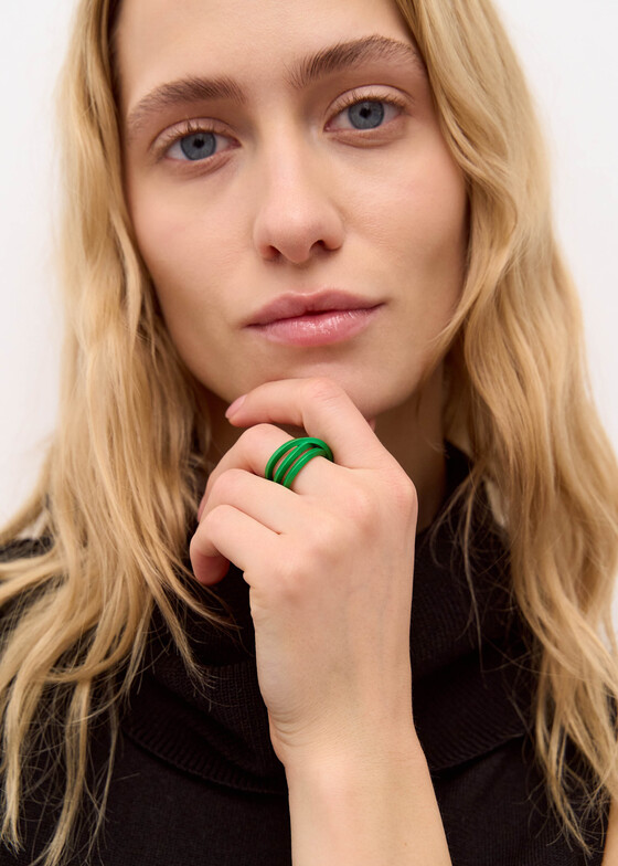 Кольца Dzhanelli Jewellery Зеленое кольцо «Гдепачка», коллекция GDEPACHKA
