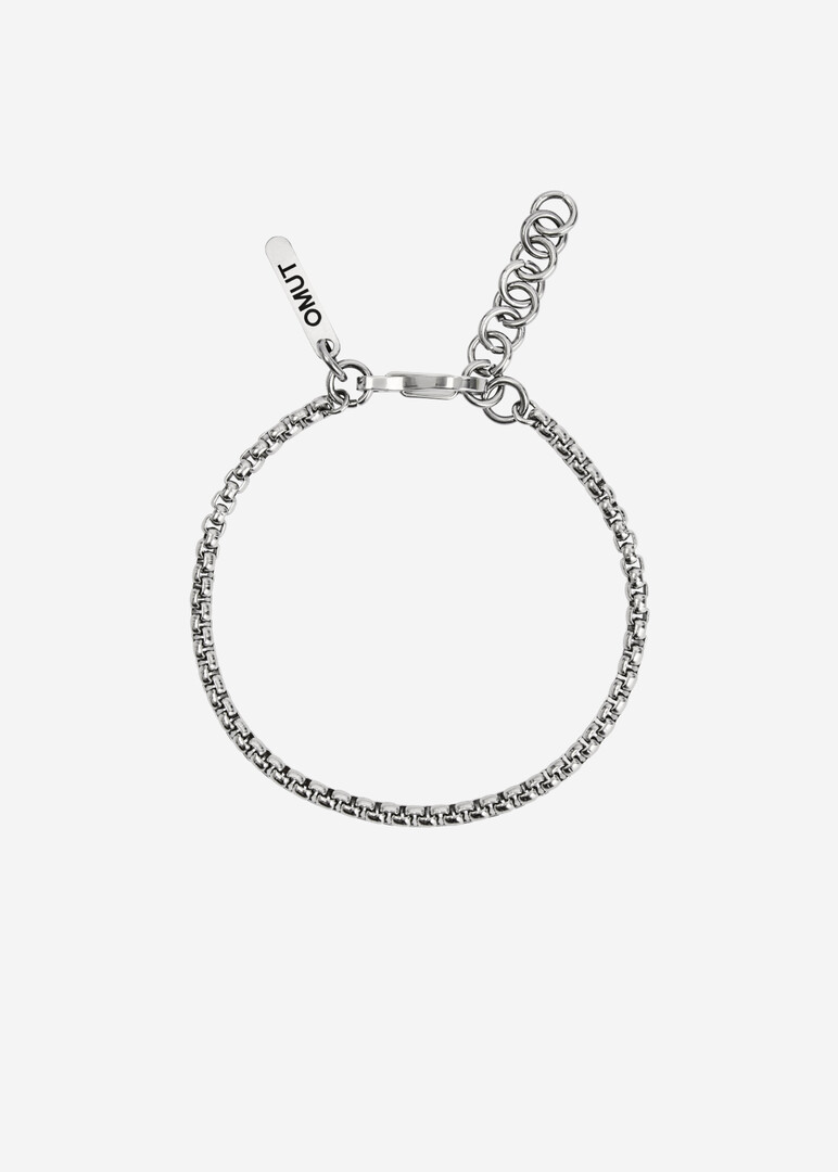 A set of two minimalistic MEETS bracelet chains made of steel