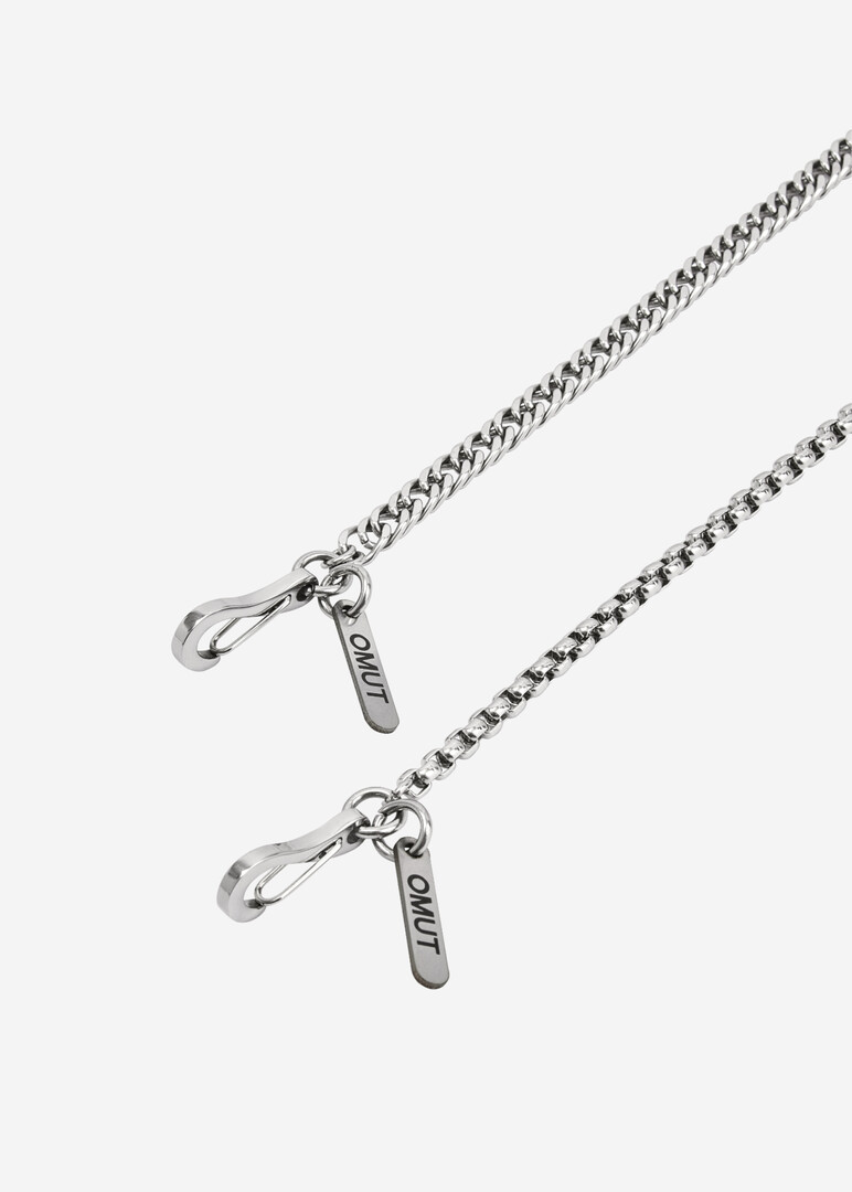A set of two minimalistic MEETS bracelet chains made of steel