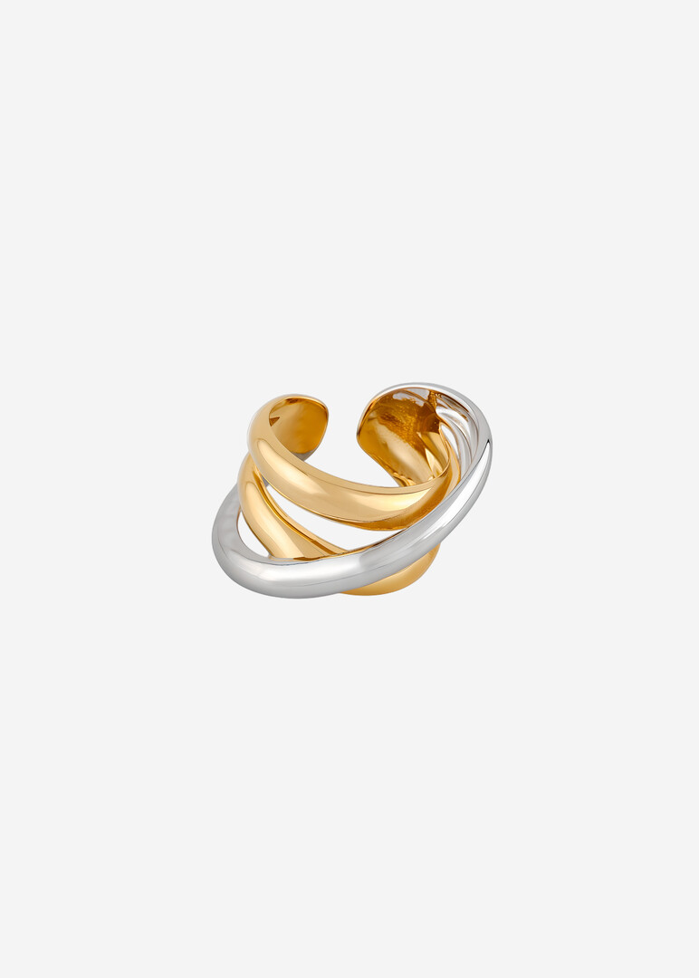 Triple bicolor ring.