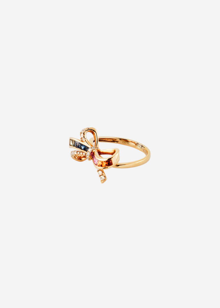 Gold ring with diamonds and sapphires