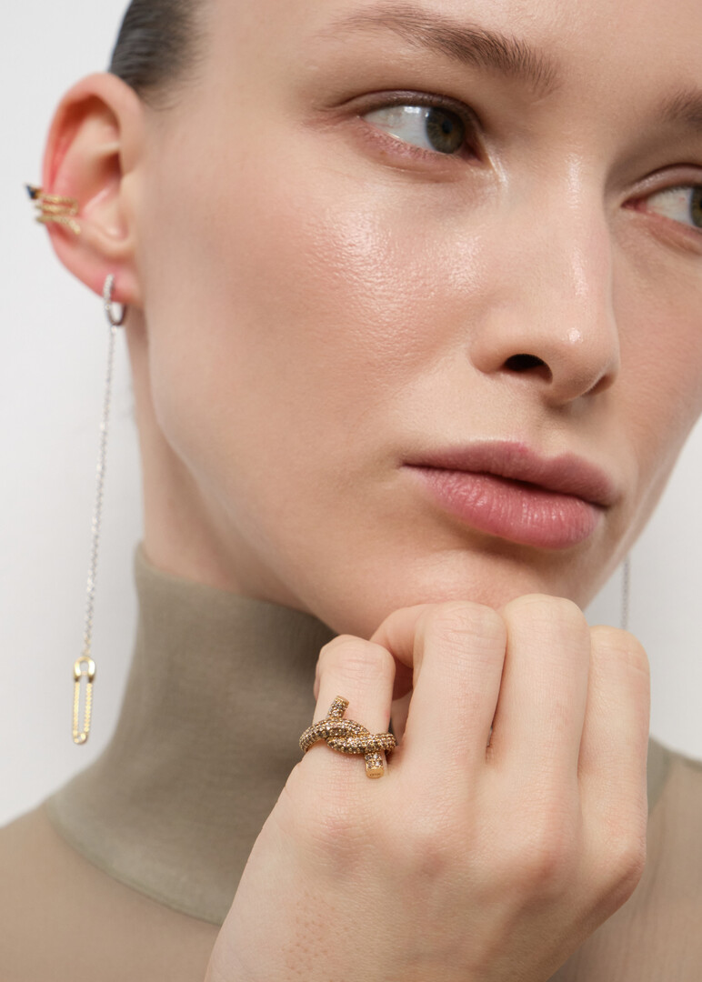 Gold and diamond ring