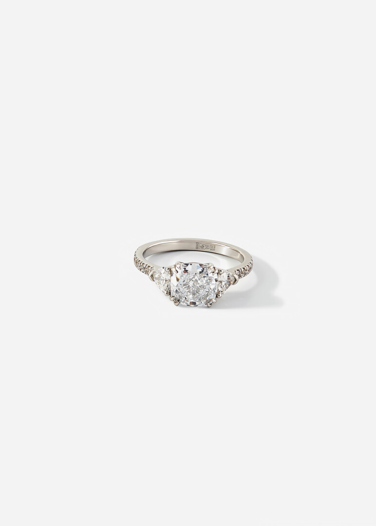 White gold ring with grown diamonds "Mysterious shine"