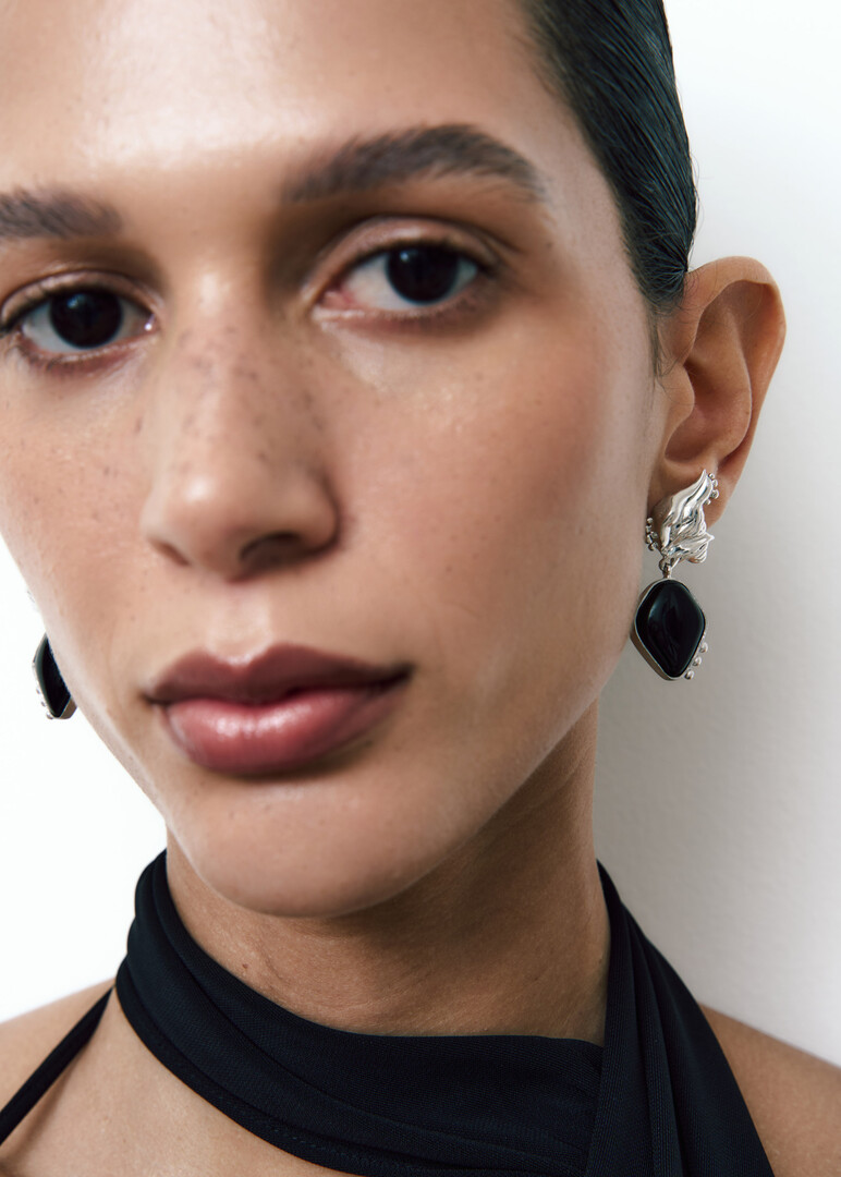 Mini Lupa Earrings Black