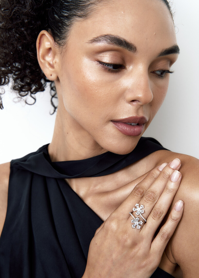 gold-plated two flower ring with crystals