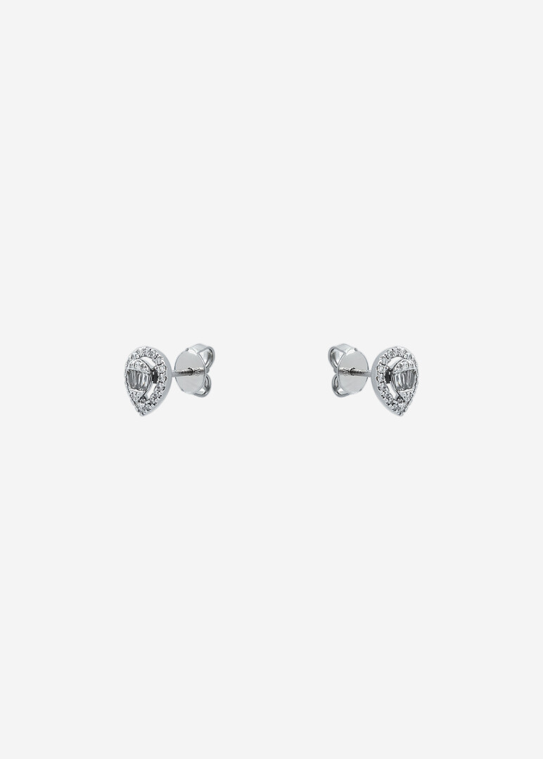 White gold stud earrings with diamonds