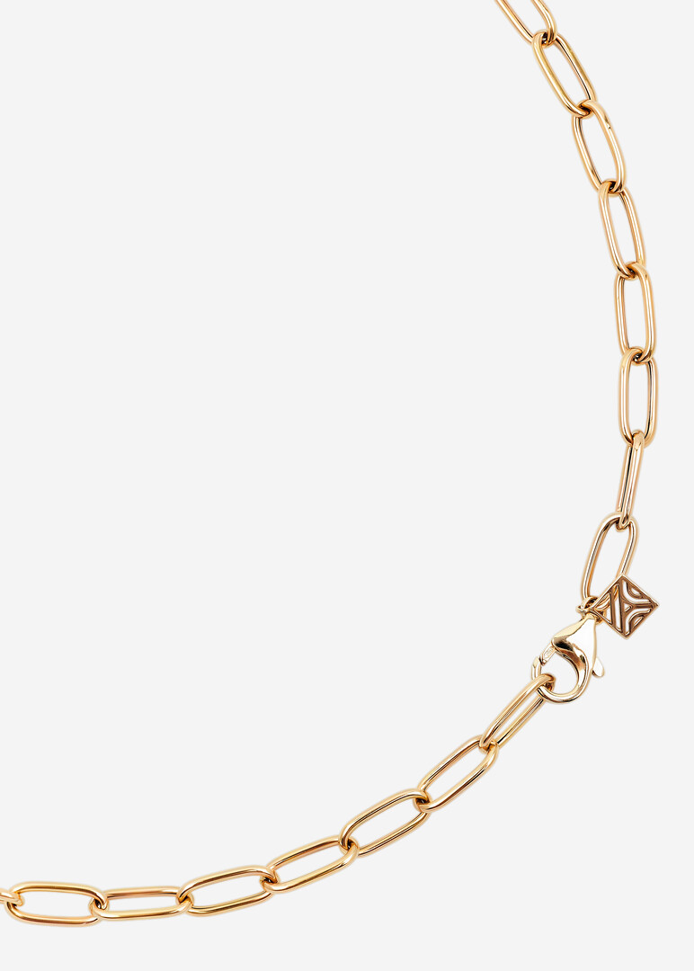 Gold chain necklace