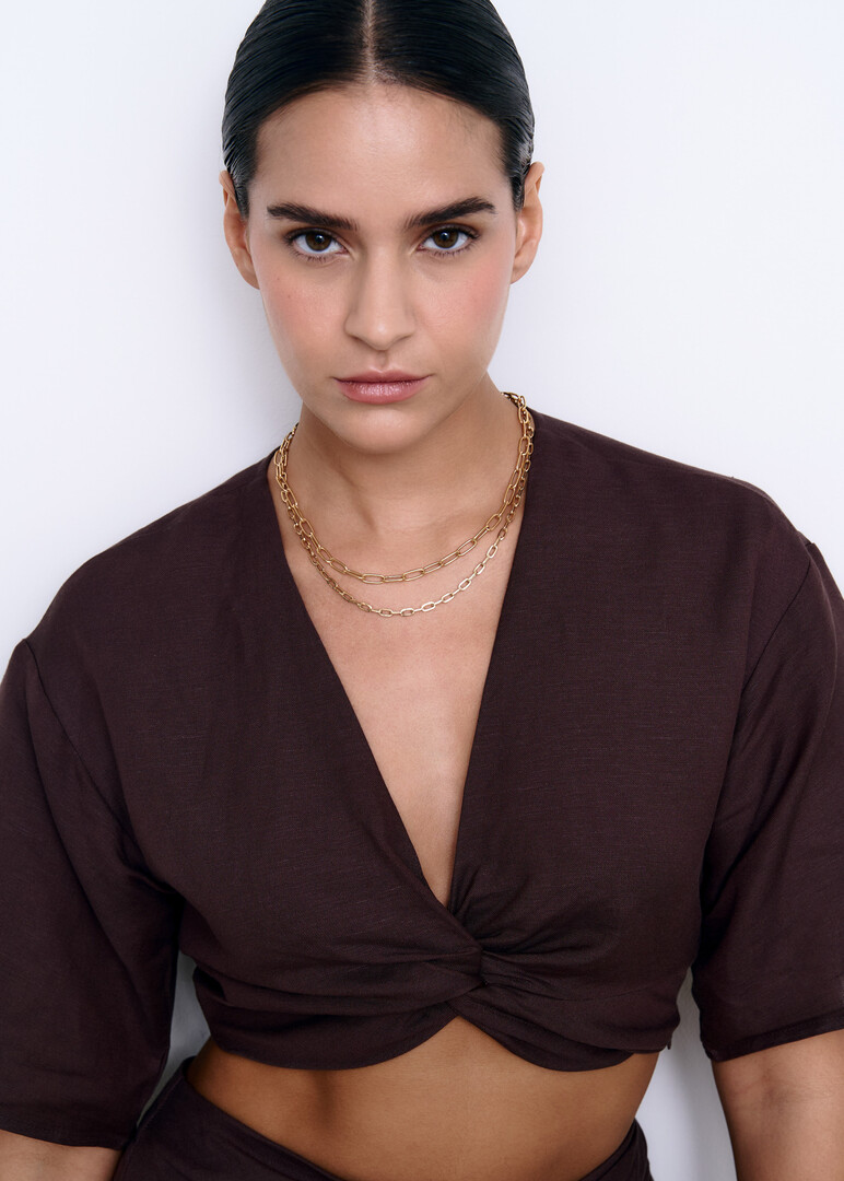 Gold chain necklace