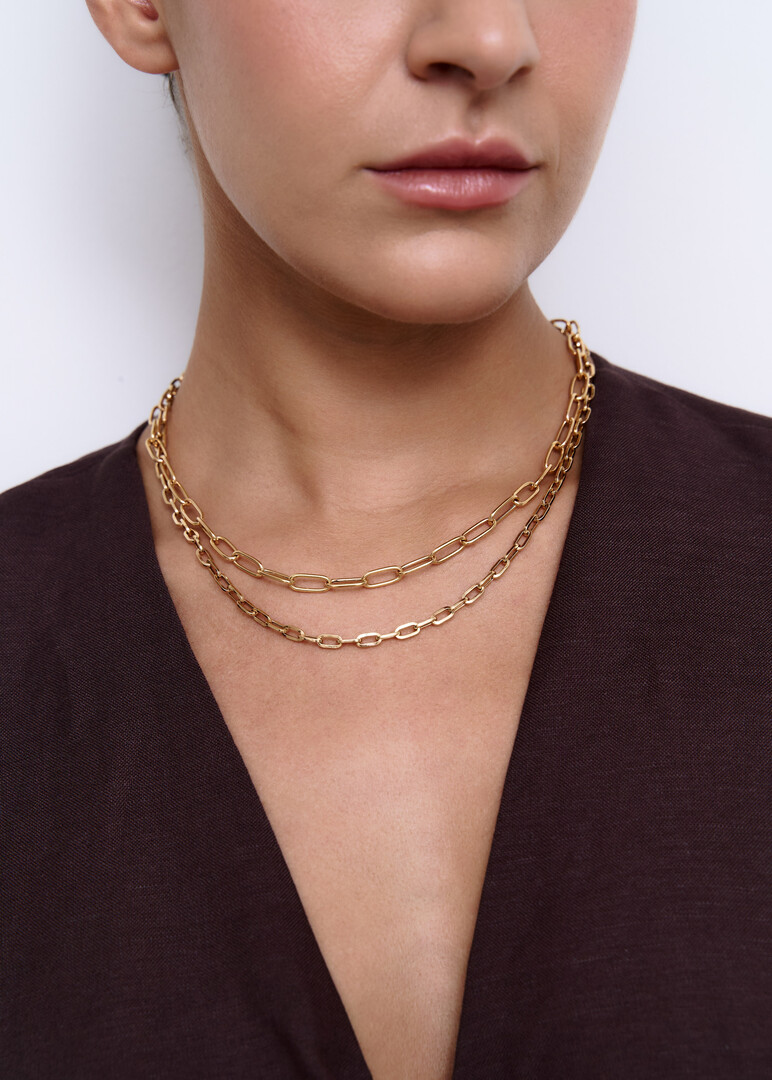 Gold chain necklace