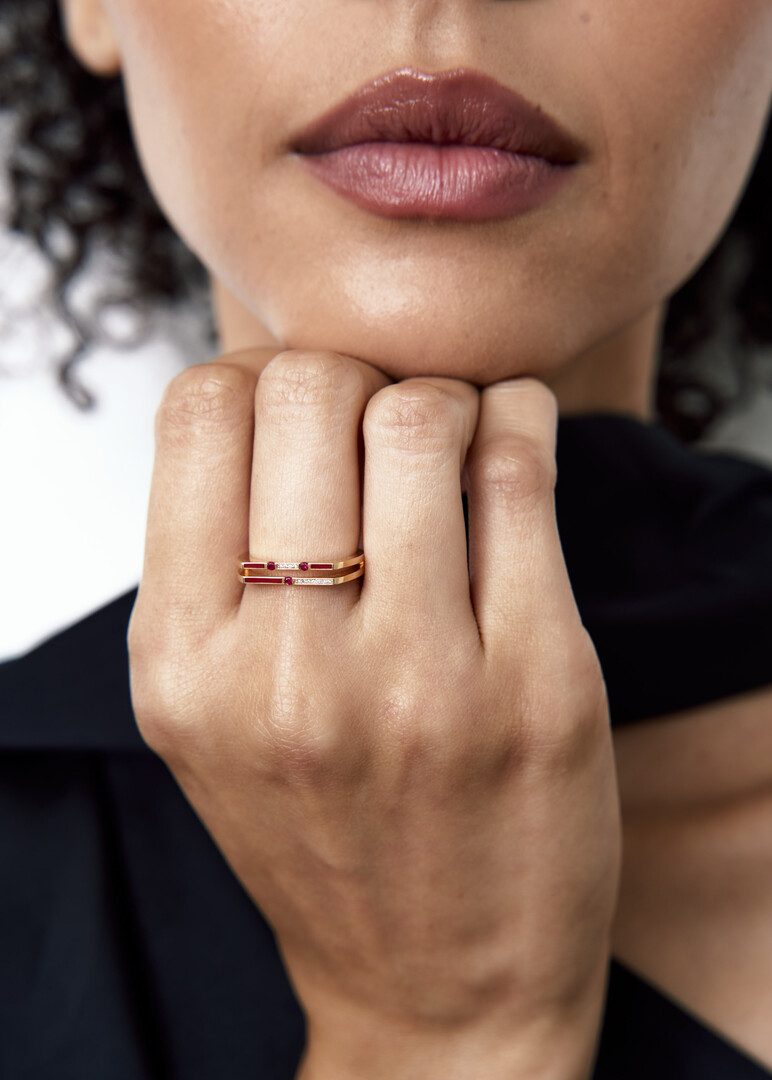 Gold Versa ring with diamonds and rubies