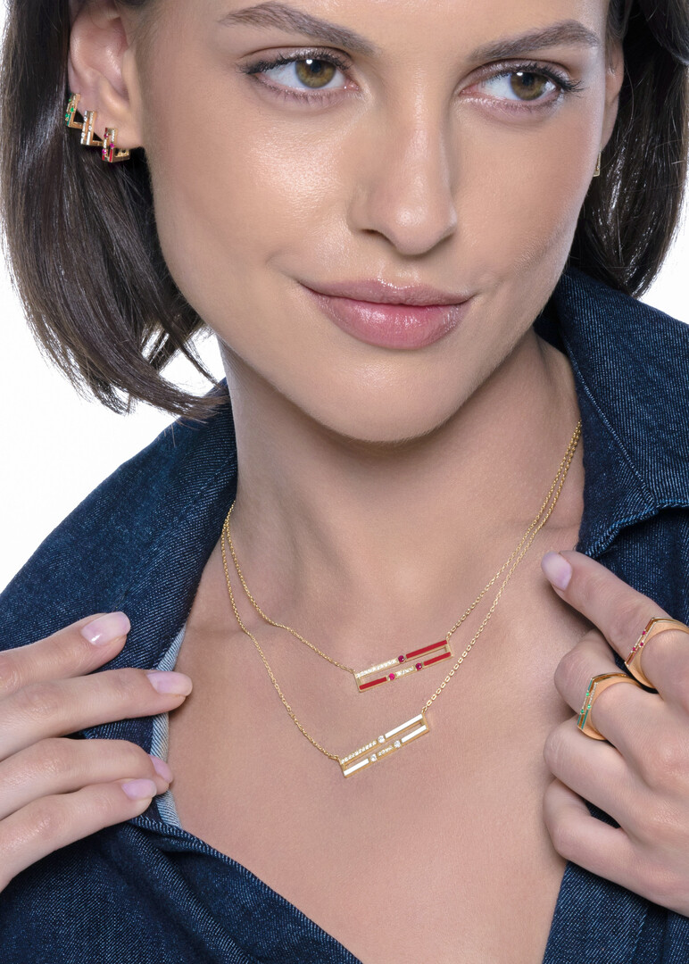 Gold necklace with diamonds and rubies Versa