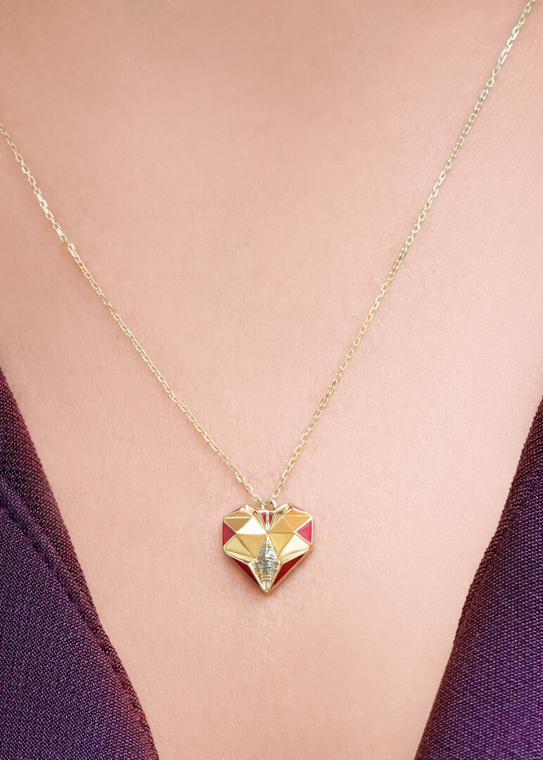 Golden necklace Slopes “Heart of Queens”