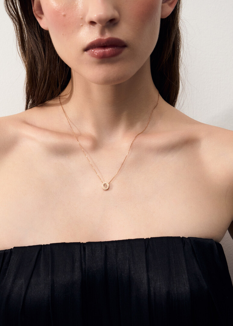 gold diamond necklace