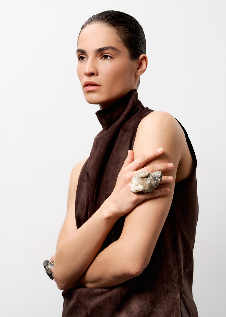 brown ceramic ring