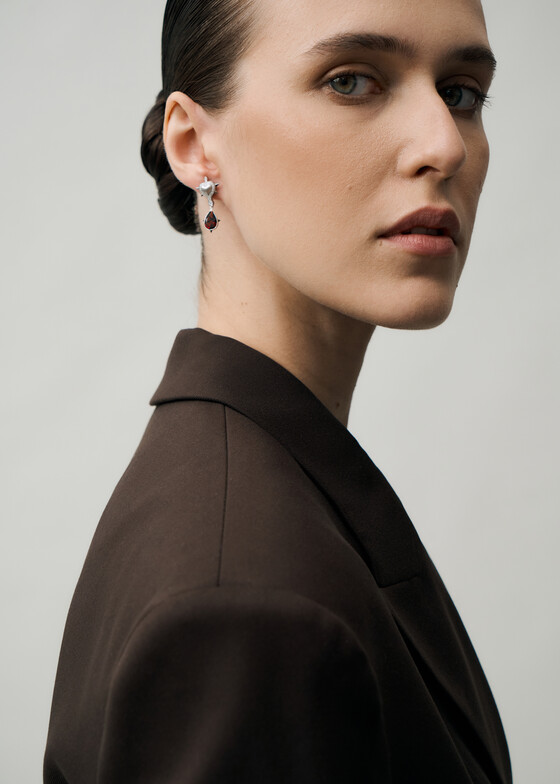Серьги с подвесами COBRA JEWELRY Серьги из белого золота с бриллиантами и гранатами