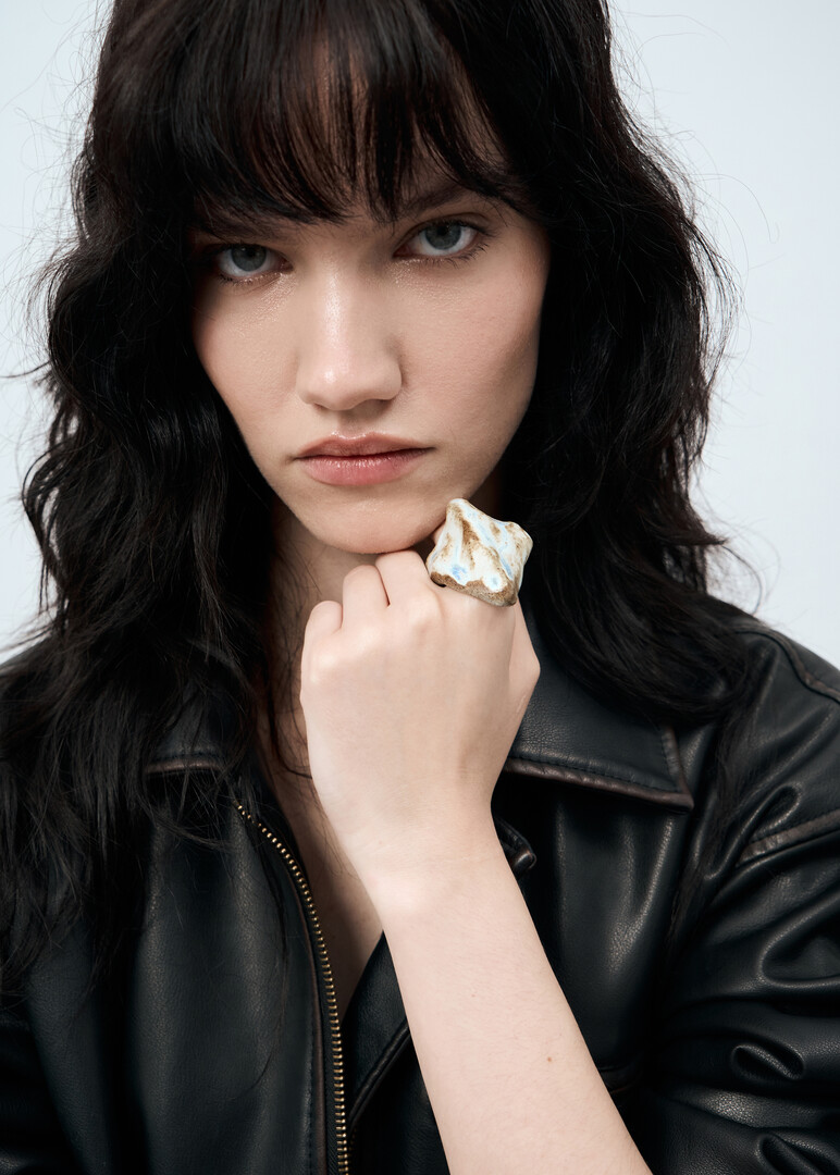 ceramic ring with blue streaks