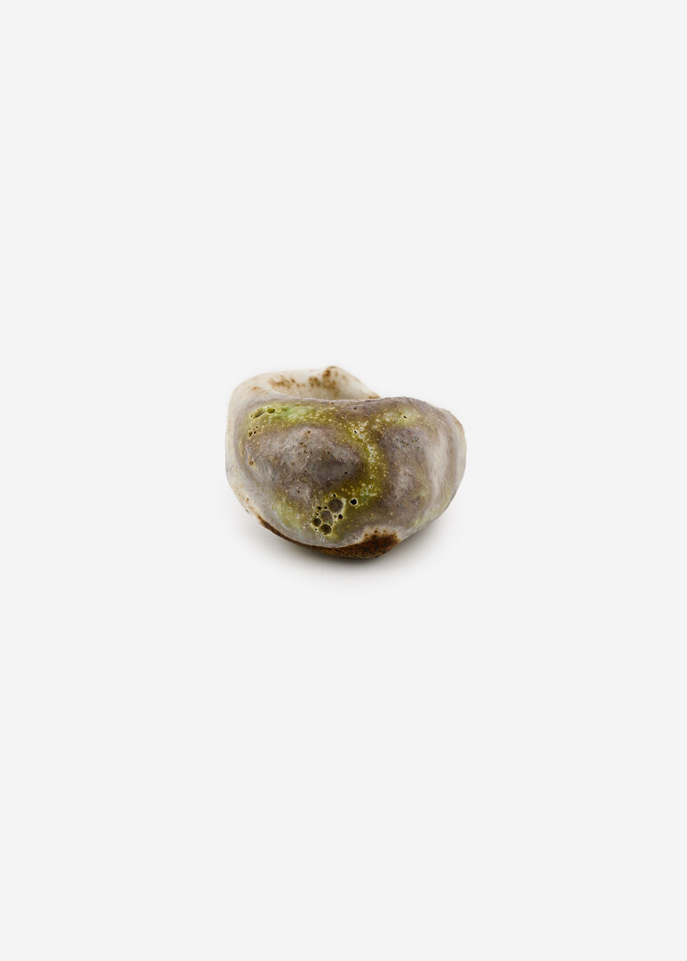 ceramic ring with green streaks