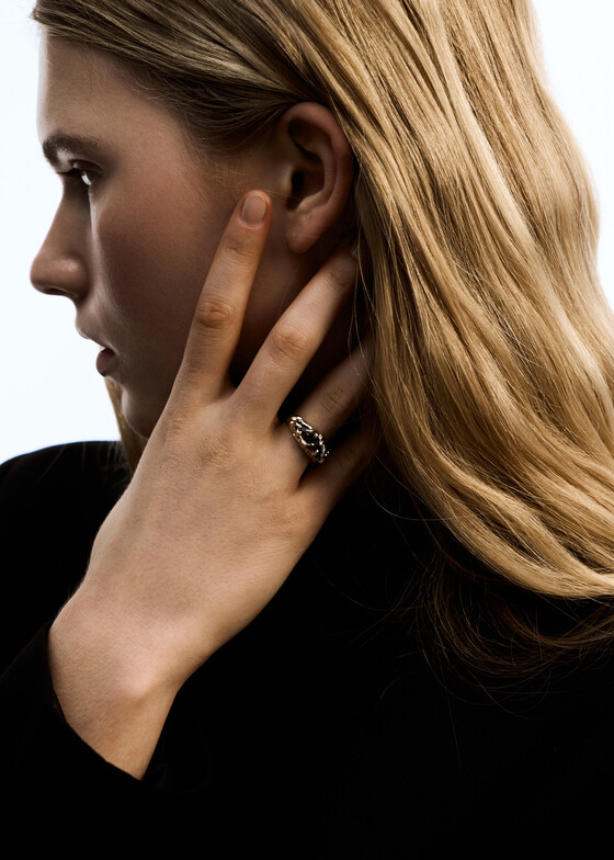 Кольца с крупной вставкой Kintsugi Jewelry Кольцо из серебра с гранатами