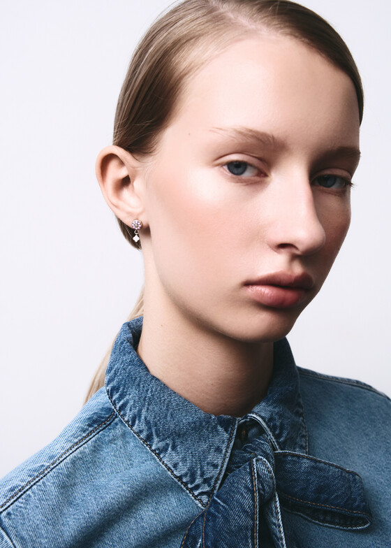 Пусеты УРА jewelry Серьги-пусеты из серебра «Булочки» с подвеской и эмалью