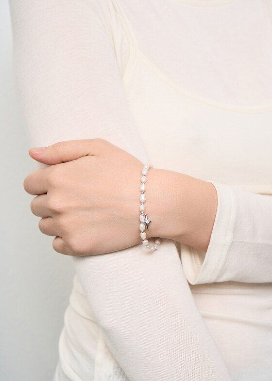Браслеты из бусин Wisteria Gems Браслет из культивированного жемчуга с подвеской-звездой
