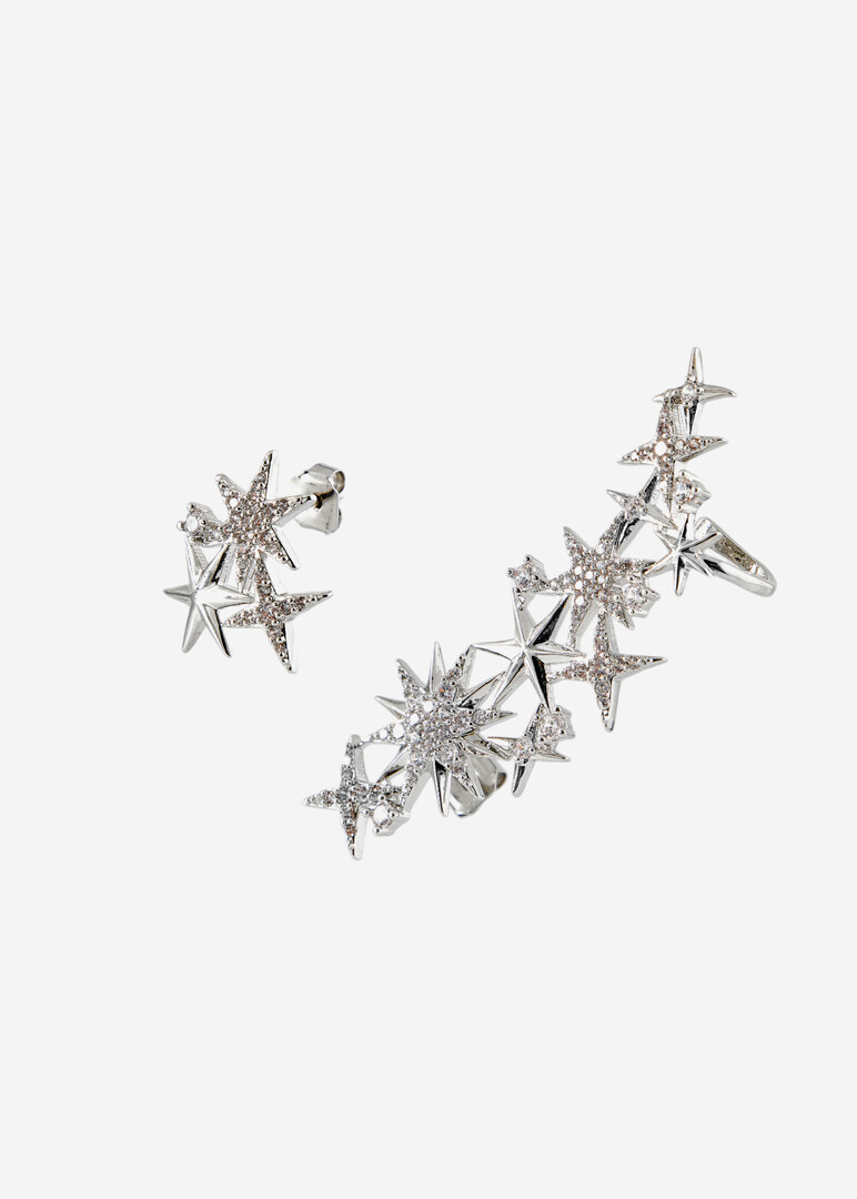 Asymmetric earrings with stars