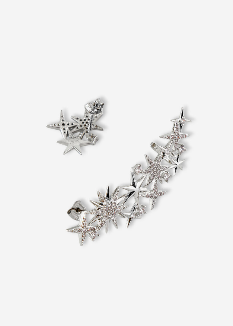 Asymmetric earrings with stars