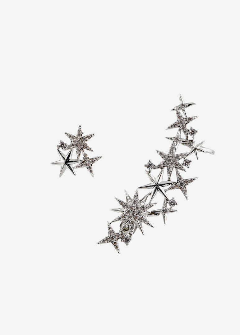 Asymmetric earrings with stars