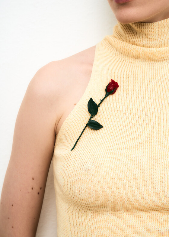 Броши Moschino Брошь «роза»