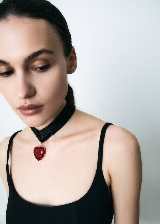 Чокеры Barhotka Черный чокер Heart of Ardor с красным сердцем
