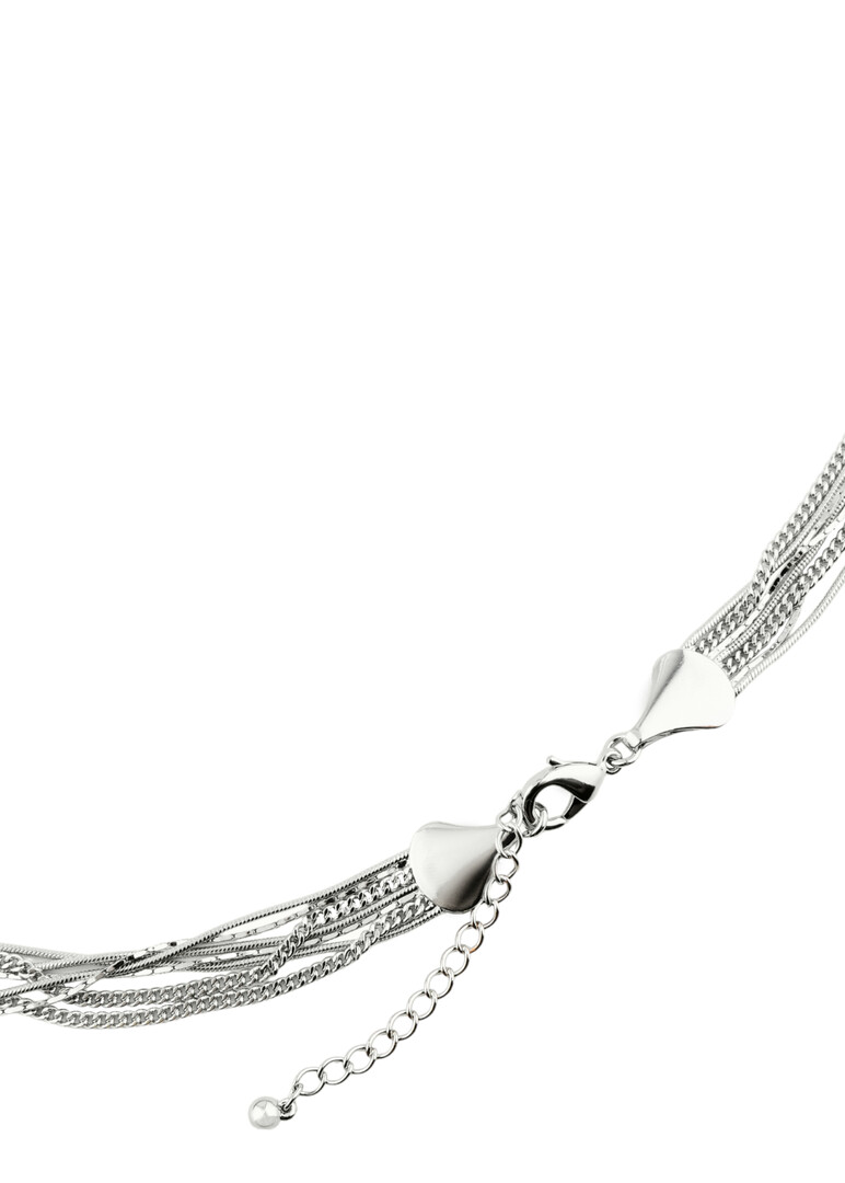 Серебристое колье из длинных цепочек