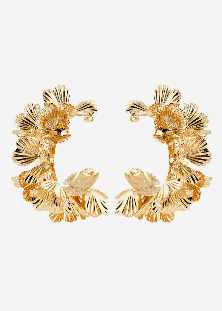 Earrings with flowers
