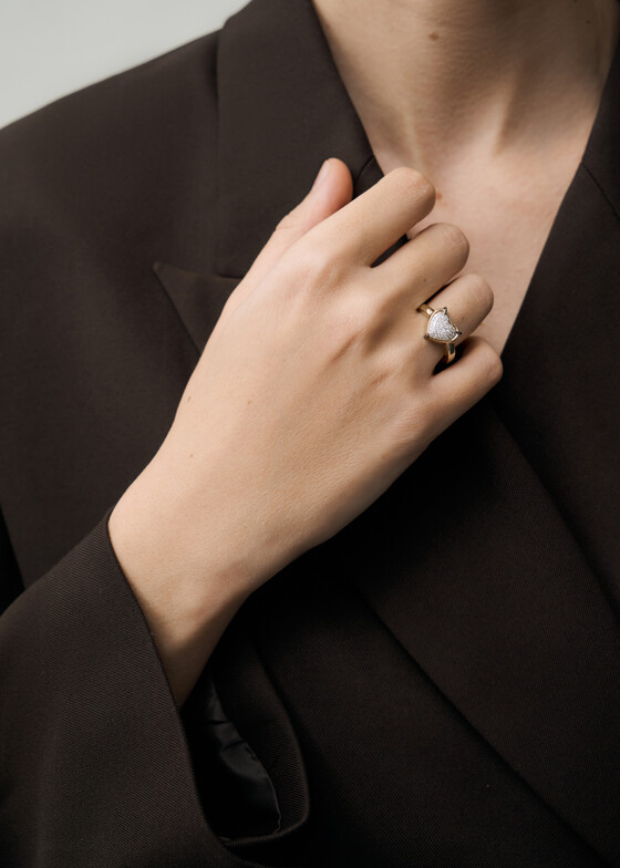 Кольца с крупной вставкой COBRA JEWELRY Кольцо из золота с бриллиантами