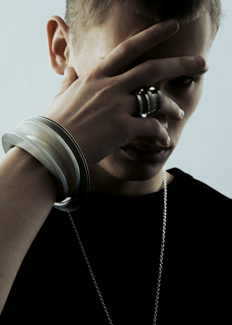 Серебристый браслет Portal Bangle