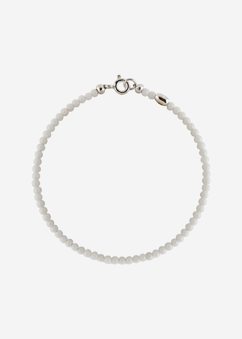 Серебряный браслет с белым кораллом