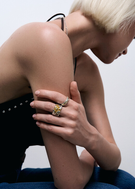 Широкие кольца Kintsugi Jewelry Кольцо из серебра с биколорным покрытием Surrender