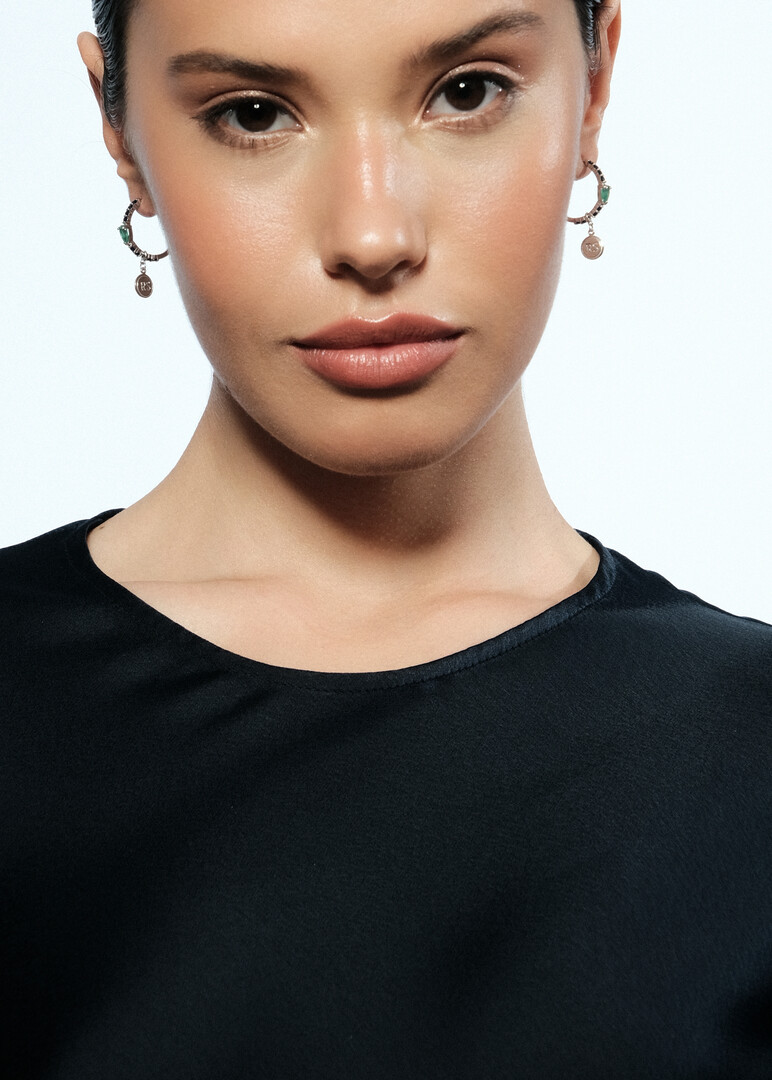 Earrings in white gold with sapphires and emeralds NIGHTSHADE