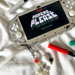 PSVita в 2025. старье или новая легенда? обзор "провальной" консоли от Sony.