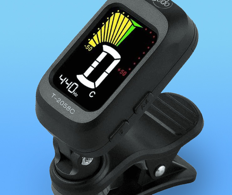 Комфортная игра на инструменте невозможна без правильной настройки. Что такое высота и частота звука, почему саксофон сложно настраивать с помощью фортепиано, в чем принцип настройки саксофона и как настроить его с помощью тюнера — устройства или приложения.