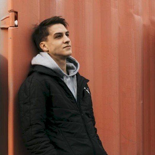 Фото профиля Максим Гарипов 