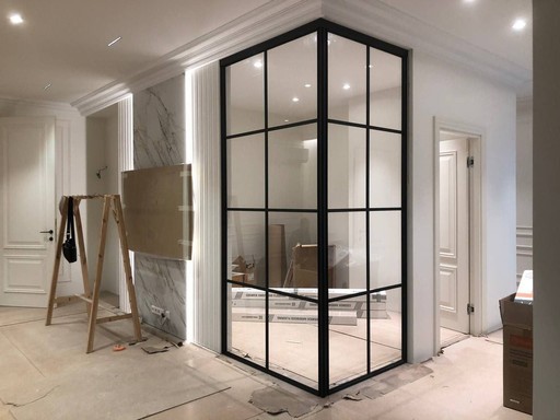 «GlassWall» — эксперты в проектировании, производстве и монтаже стеклянных перегородок и дверей.