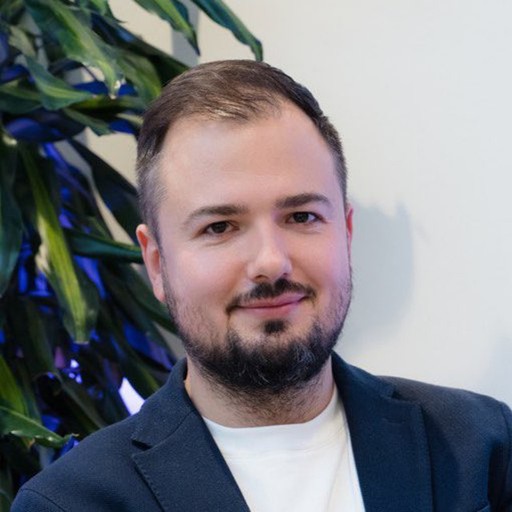 Антон Петров