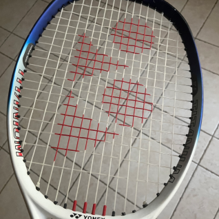 Теннисная ракетка 