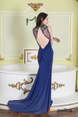 Возьмите Вечернее платье со стразами открытой спиной, Sherry hill синее  напрокат (Фото 1) в Санкт-Петербурге