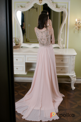 Возьмите Нежно-розовое платье со шлейфом напрокат (Фото 1) в Санкт-Петербурге